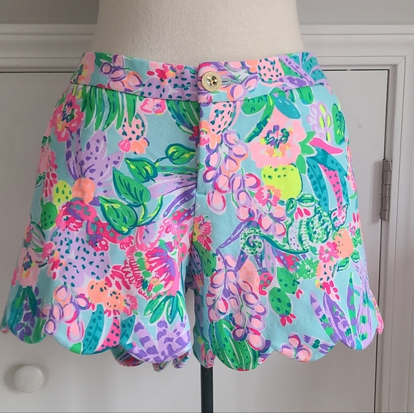 Lilly Pulitzer Pants - Lilly Pulitzer Buttercup Shorts Size 10 Scalloped Preppy Floral Me And My Zesty